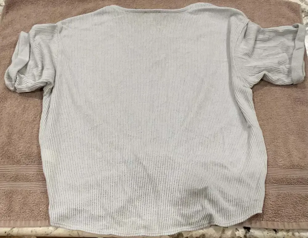 Everly Gray Ribbed V-Neck Short Sleeve Knot Front Top Size M